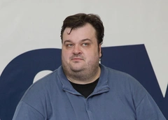 Родные Василия Уткина делят его многомиллионное наследство: что оставил спортивный комментатор