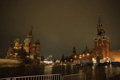 В Кремль привезли главную новогоднюю елку страны