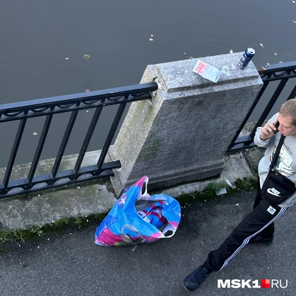 Серьезный гражданин решает вопросы | Источник: Андрей Кузнецов / MSK1.RU
