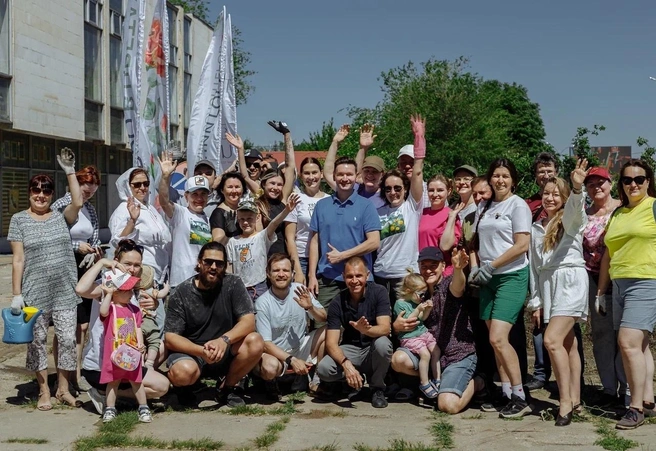 Вместе весело сажать! | Источник: «ТРИ Е: Процветающий Тольятти» / vk.com
