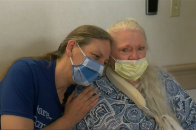 Не виделись 53 года: как две сестры нашли друг друга благодаря коронавирусу
