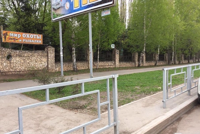Городские службы отмечают, что на этом участке нет пешеходного перехода | ufa1.ru