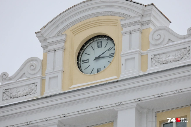 Когда-то на цифербюлате красовался герб Челябинска, теперь он более лаконичен | Источник: Наталья Лапцевич