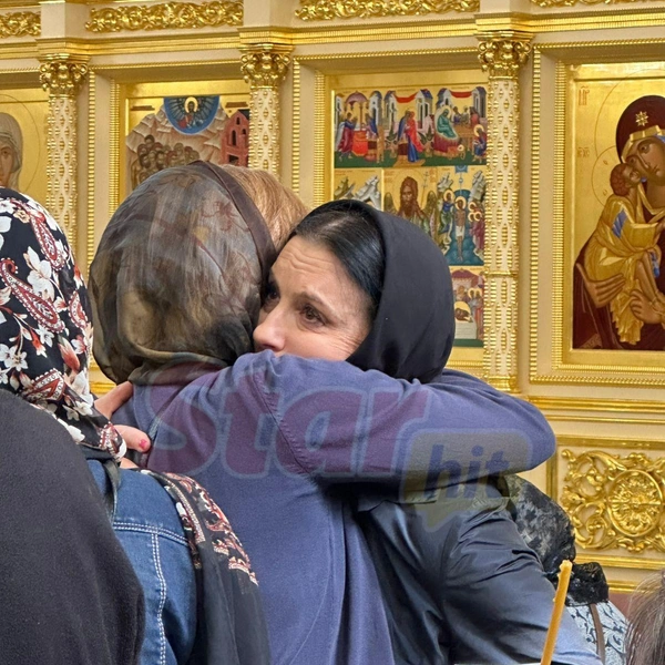 Екатерина пришла вместе с супругом