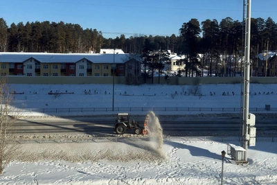 Уборка снега в Академическом обернулась грязью на тротуарах