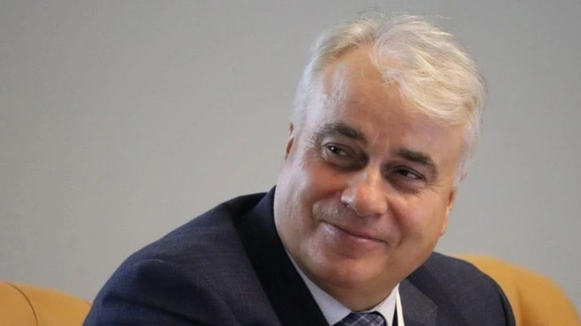Депутат допустил сравнение, отвечая на вопрос о выдвижении законопроектов | Источник: Павел Завальный / Vk.com