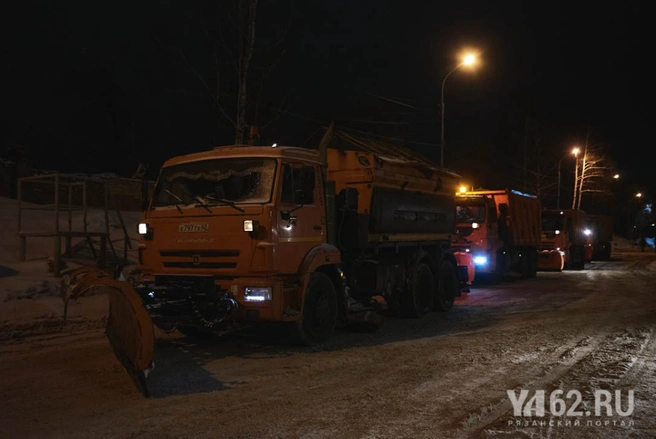 Снегоуборочная техника Рязани готова к ночной смене