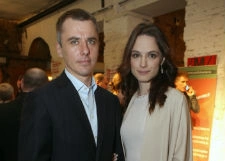 Жена Игоря Петренко показала новорожденную дочь