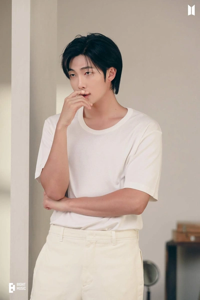 Источник: BIGHIT MUSIC