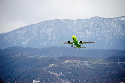 14 рейсов задержаны в аэропорту Сочи после атак