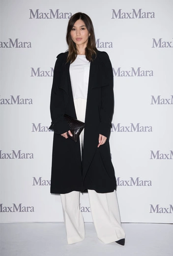 Джемма Чан в Милане | marieclaire.ru