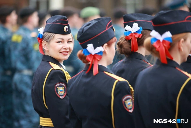 В нашей рубрике (не)женские профессии мы не раз доказывали, что девушки прекрасно справляются даже с самой сложной работой | Источник: Максим Серков / NGS42.RU