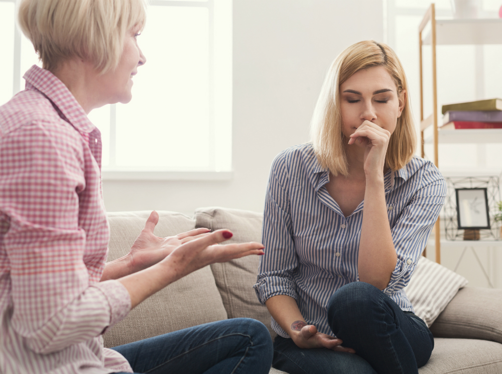 Что такое родительская манипуляция, и к чему она может привести | marieclaire.ru