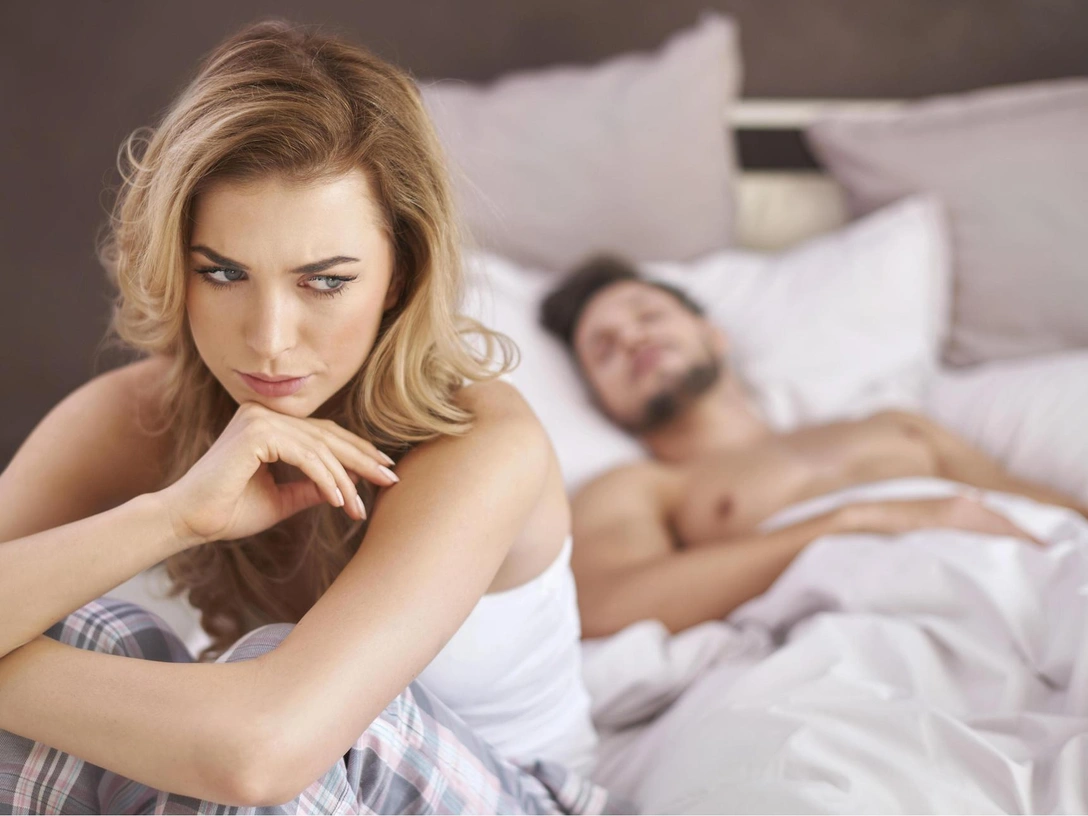 Холодная постель: 10 неявных признаков, что секс с вами не нравится вашему мужчине | marieclaire.ru