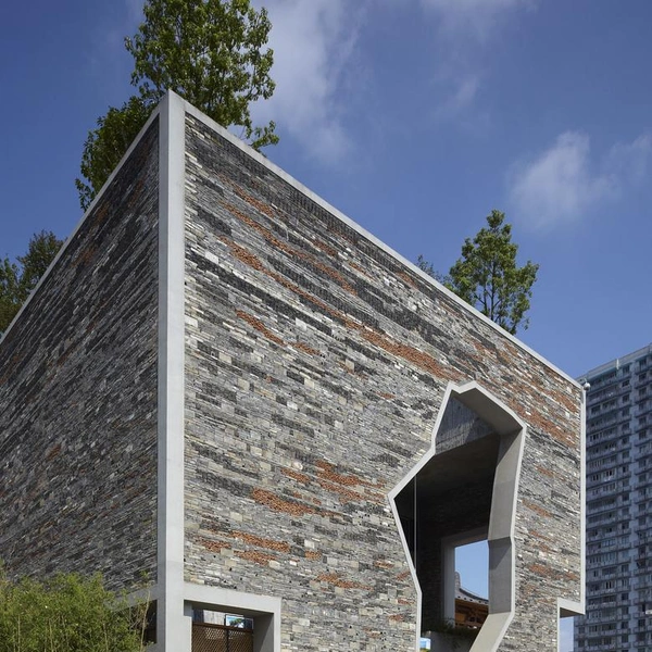 Объявлены кураторы Венецианской архитектурной биеннале 2027&nbsp;&mdash; Ван Шу и Лу Вэньюй