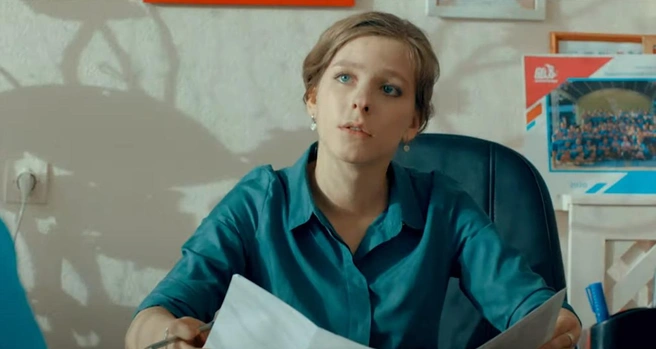 В фильме «Легенды "Орленка"» Елизавета Арзамасова сыграла руководителя лагеря | Источник: «Легенды «Орленка»». Режиссер — Ольга Беляева. Студии: «Центр визуальных искусств», ТВЦ