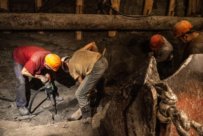 «Метрострой» недодал станций, построив бизнес-центр на бюджетные деньги