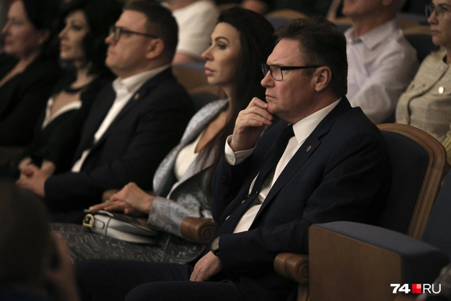 Между Алексеем Бетехтиным и Алексеем Текслером — супруга Бориса Видгофа Светлана | Источник: Наталья Лапцевич