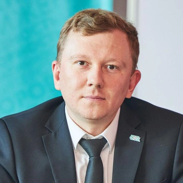 Денис Шитов — соучредитель «Лайк Центр» вместе с Аязом Шабутдиновым | Источник: ШИТОВ / Telegram
