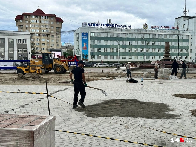 Подрядчик приступил к работам лишь 18 августа | Источник: Илья Константинов / 14.RU
