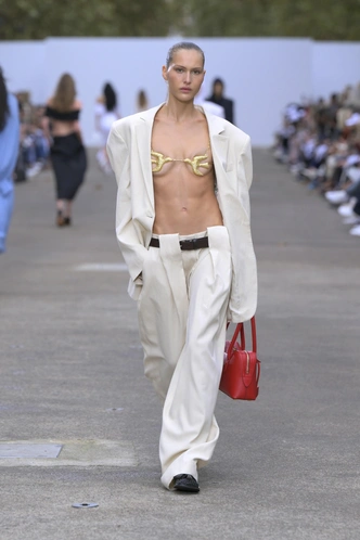 Stella McCartney ss25 | Источник: Legion Media