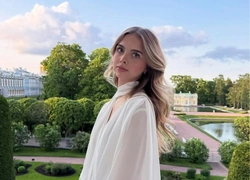 Бьюти-находки недели: лифтинг-сыворотка, кушон для сияния кожи, масло для губ и домашний лифтинг-аппарат