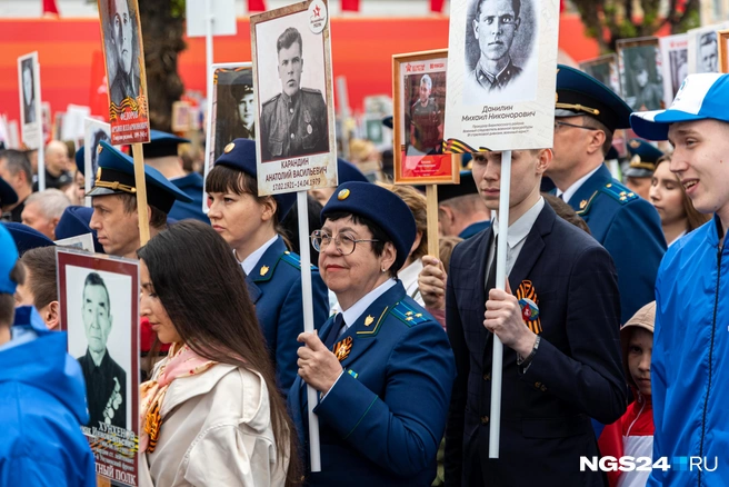 Вслед за шествием начался «Бессмертный полк» | Источник: Мария Ленц / NGS24.RU
