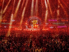 Алсу, «Вирус», трибьют Челентано: кого можно увидеть на главных сценах страны этой осенью