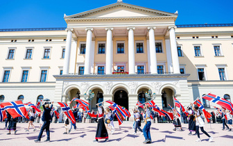 В Норвегии отметили День конституции