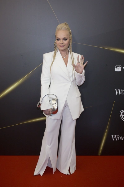Лариса Долина | www.starhit.ru