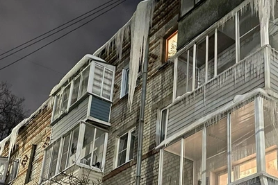 Рязанцы возмущены опасными сосульками на домах