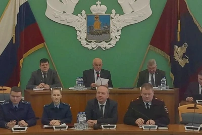 Ситников поручил контролировать ремонт крыши участника СВО