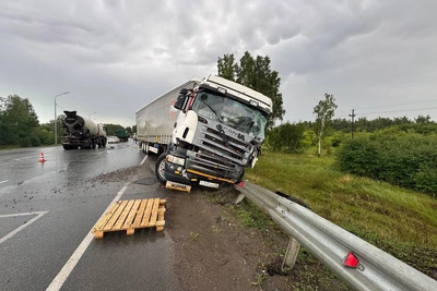 Водителя фуры лишили прав за ДТП с автобусом под Омском