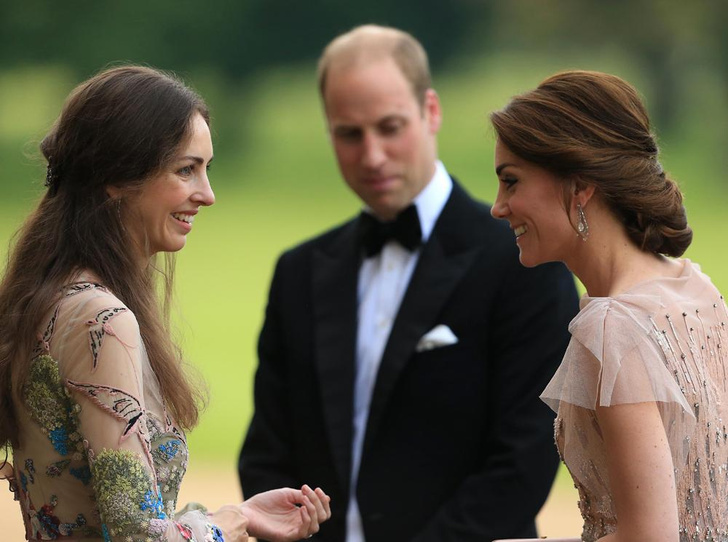 «Страсти давно нет»: в сети обсуждают неискренний поцелуй Кейт Миддлтон и принца Уильяма