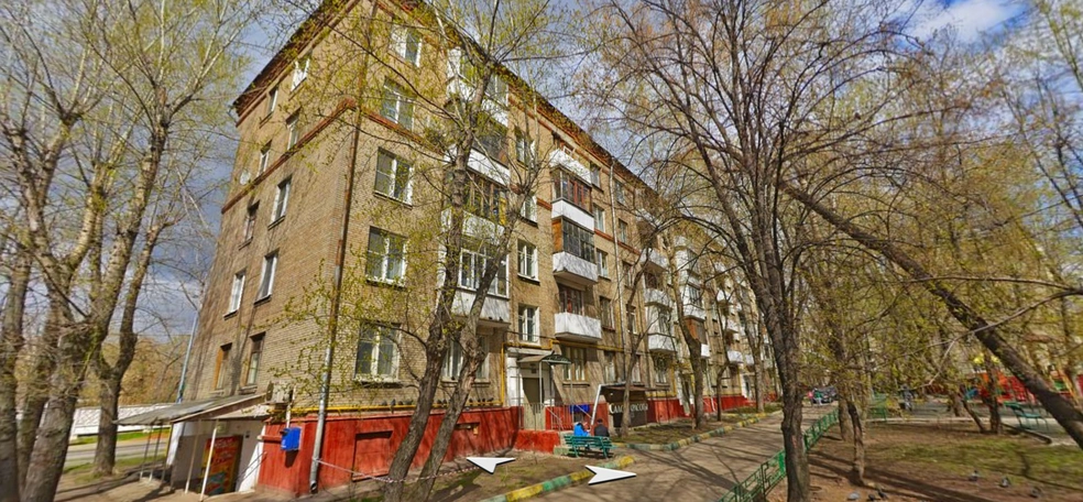 Этот дом тоже собираются скоро снести | Источник: Яндекс Карты