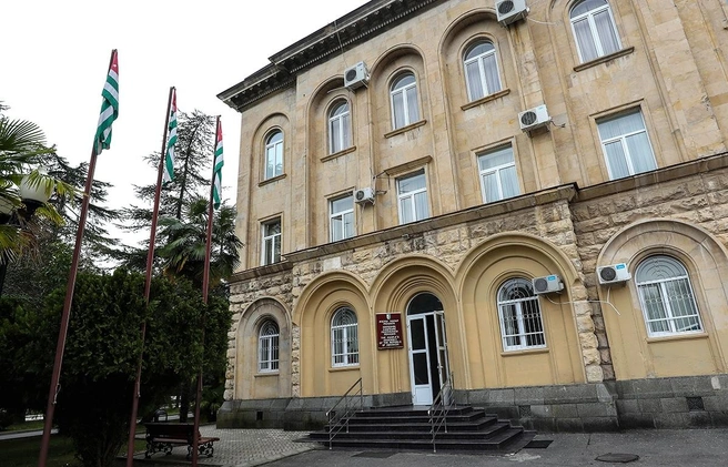 Дело уже дошло до драк между депутатами | Источник: Sukhum.vs-ra.org