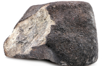 Спасибо снегу: Челябинский метеорит доставил на Землю неизвестные ранее кристаллы