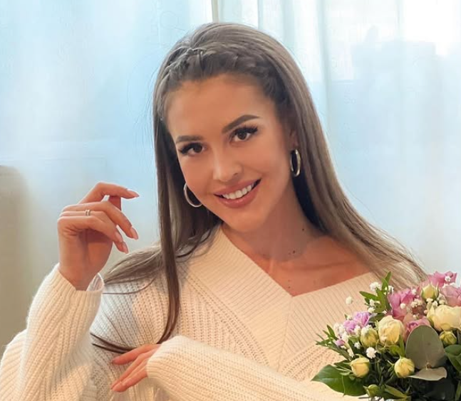 Анна Бузова | www.starhit.ru