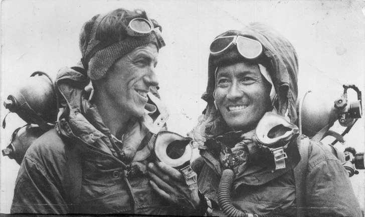 Эдмунд Хиллари и Тенцинг Норгей, 1953 год | Источник: Jamling Tenzing Norgay, CC BY-SA 3.0, via Wikimedia Commons