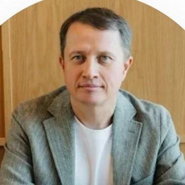 <p>Андрей Щелков</p>