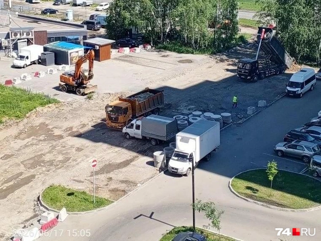 Надолго ли оживление на стройке, пока не ясно. Будем наблюдать вместе с жителями  | Источник: читатель 74.RU