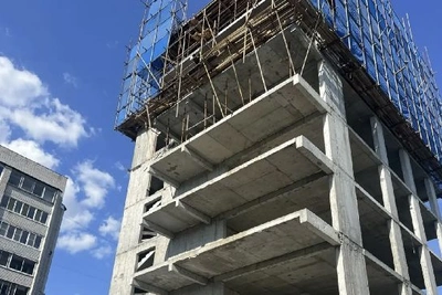Стройку многоэтажки заморозили на 30 суток