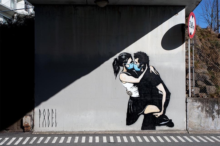 Фото №6 - 10 граффити о любви в новом мире