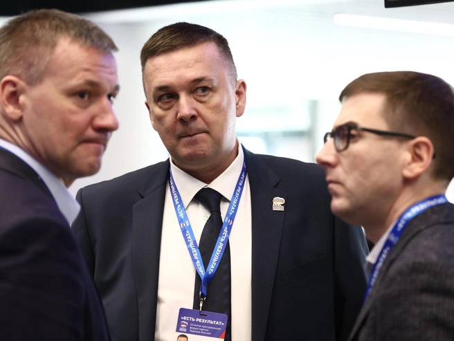 Депутат Заксобрания Алексей Свалов и заместитель губернатора Свердловской области Василий Козлов | Источник: Владислав Лоншаков / E1.RU