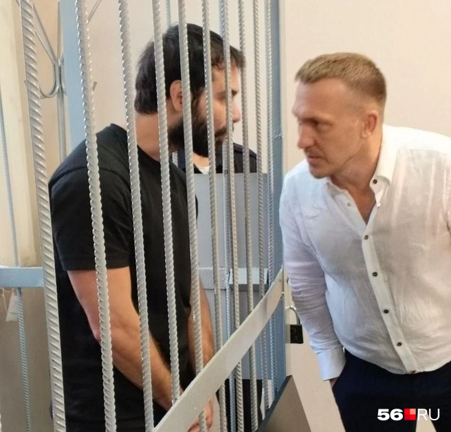 Макар Макаров и его адвокат | Источник: Владислав Митрошин / 56.RU