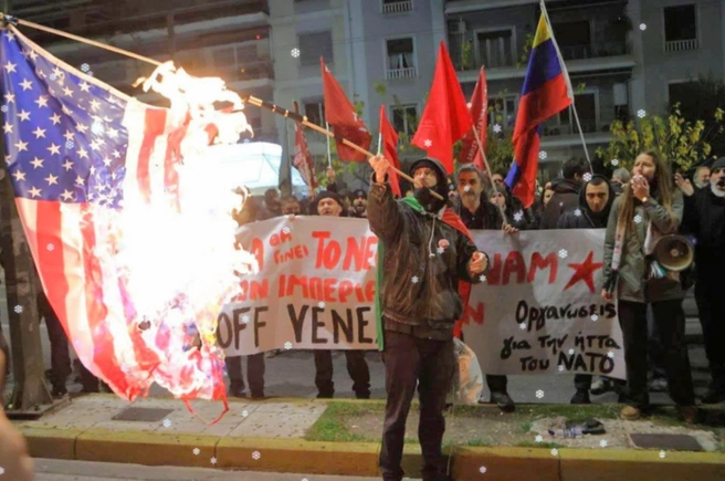 Флаги США сжигают по всему миру после операции в Венесуэле | Источник: X / Naila