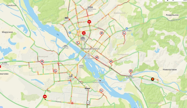 Крупная пробка собралась на Большевистской  | Источник: 2ГИС