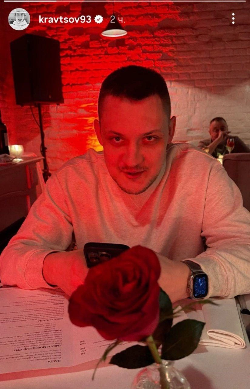 Светлаков много времени проводит с воспитанником «Трактора» Виталием Кравцовым | Источник: kravtsov93 / instagram.com (деятельность соцсети запрещена в России), olesyahockey / t.me