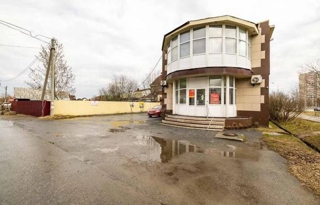 За 73 миллиона продают дом и коммерческое помещение в Сургуте | Источник: etagi.com