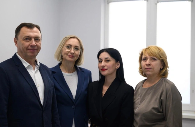 Команду клиники составляют опытные врачи, кандидаты и доктора медицинских наук | Источник: Медицинский центр «ЭкоПарк»